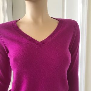NWT Magaschoni Vneck cashmere sweater purple XS